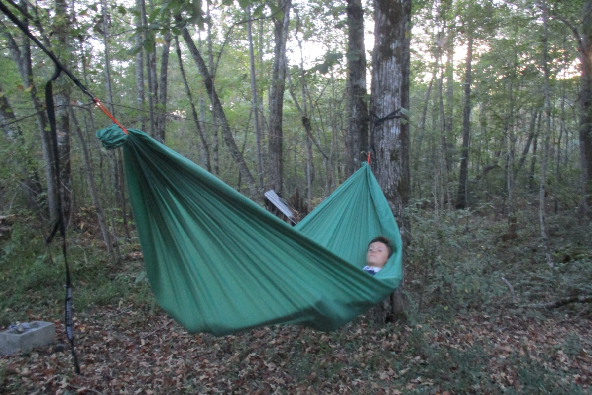 Diy Camping Hammock For Less Than 25 The Alpha Survivalist